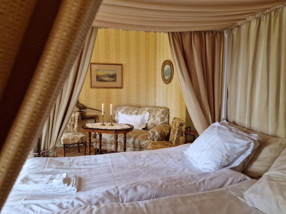 Гостевой дом Naeaes Slott Floda  Экстерьер фото