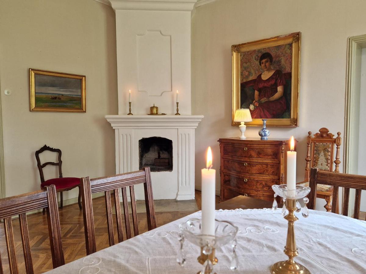 Гостевой дом Naeaes Slott Floda  Экстерьер фото