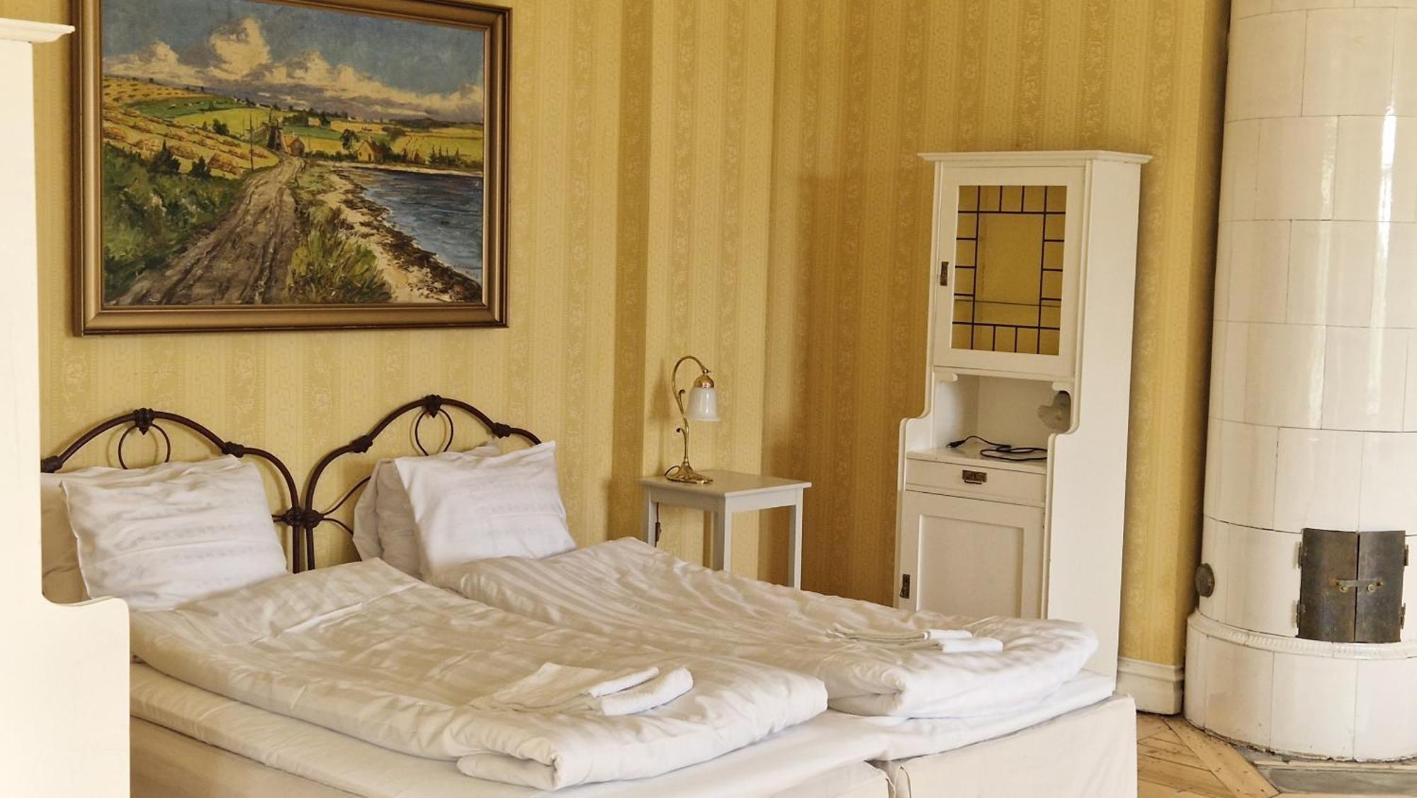 Гостевой дом Naeaes Slott Floda  Экстерьер фото