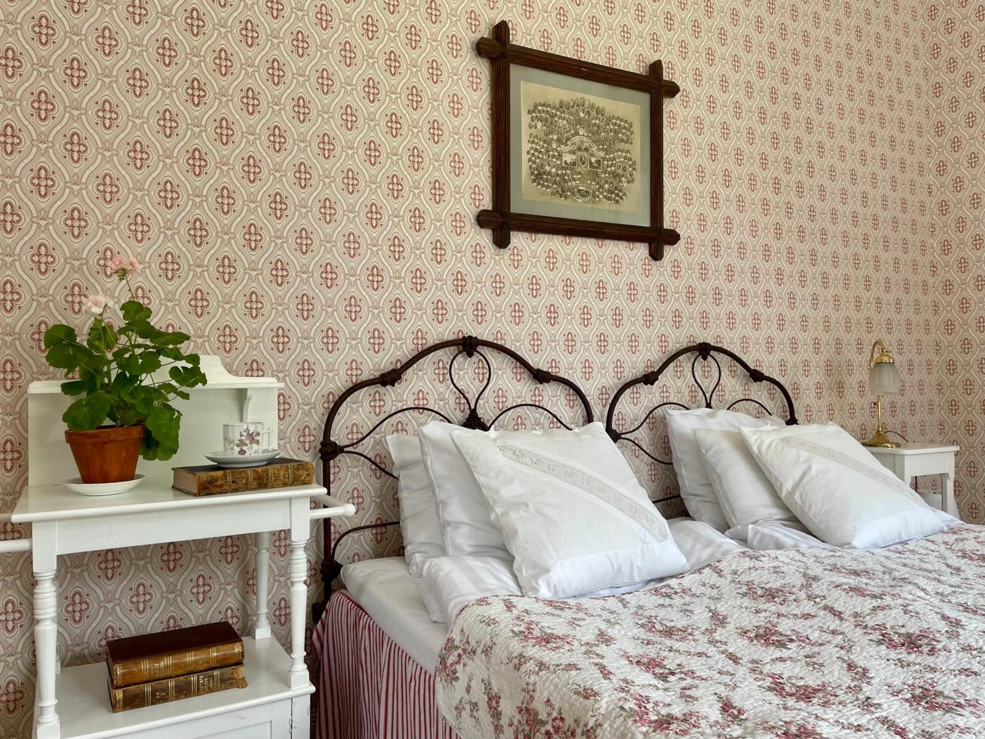 Гостевой дом Naeaes Slott Floda  Экстерьер фото